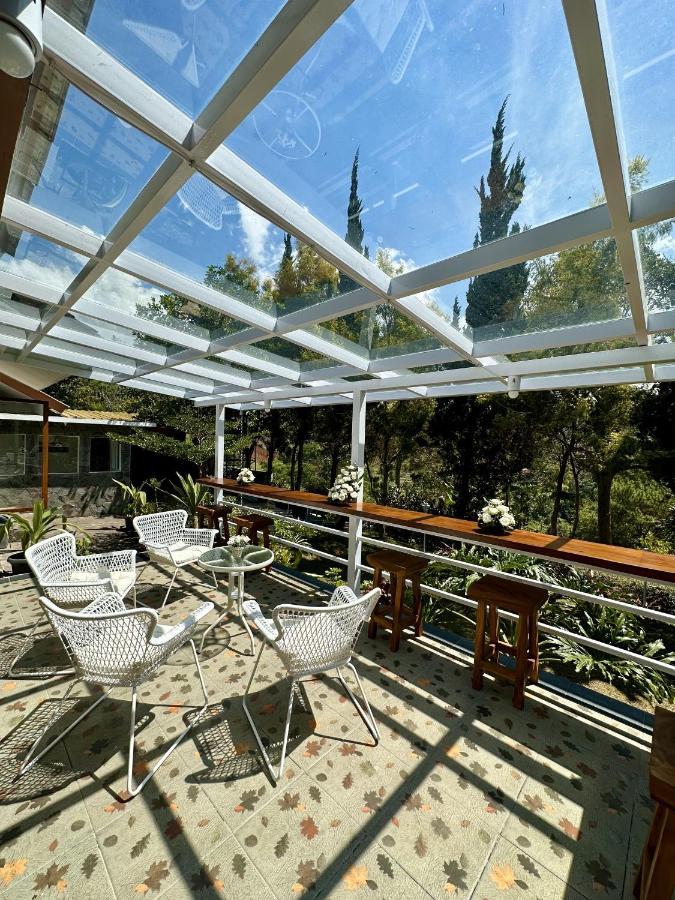 Villa Putih Le Cordon Бандунг Екстер'єр фото